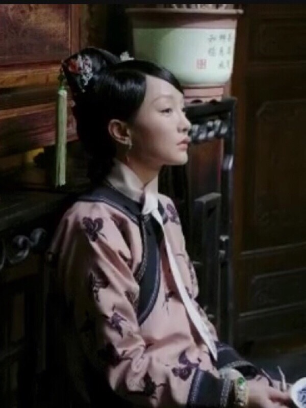 自从《如懿传》开播，网上对周迅