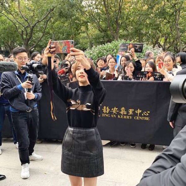 喜欢穿裙子露大腿的女明星，都是