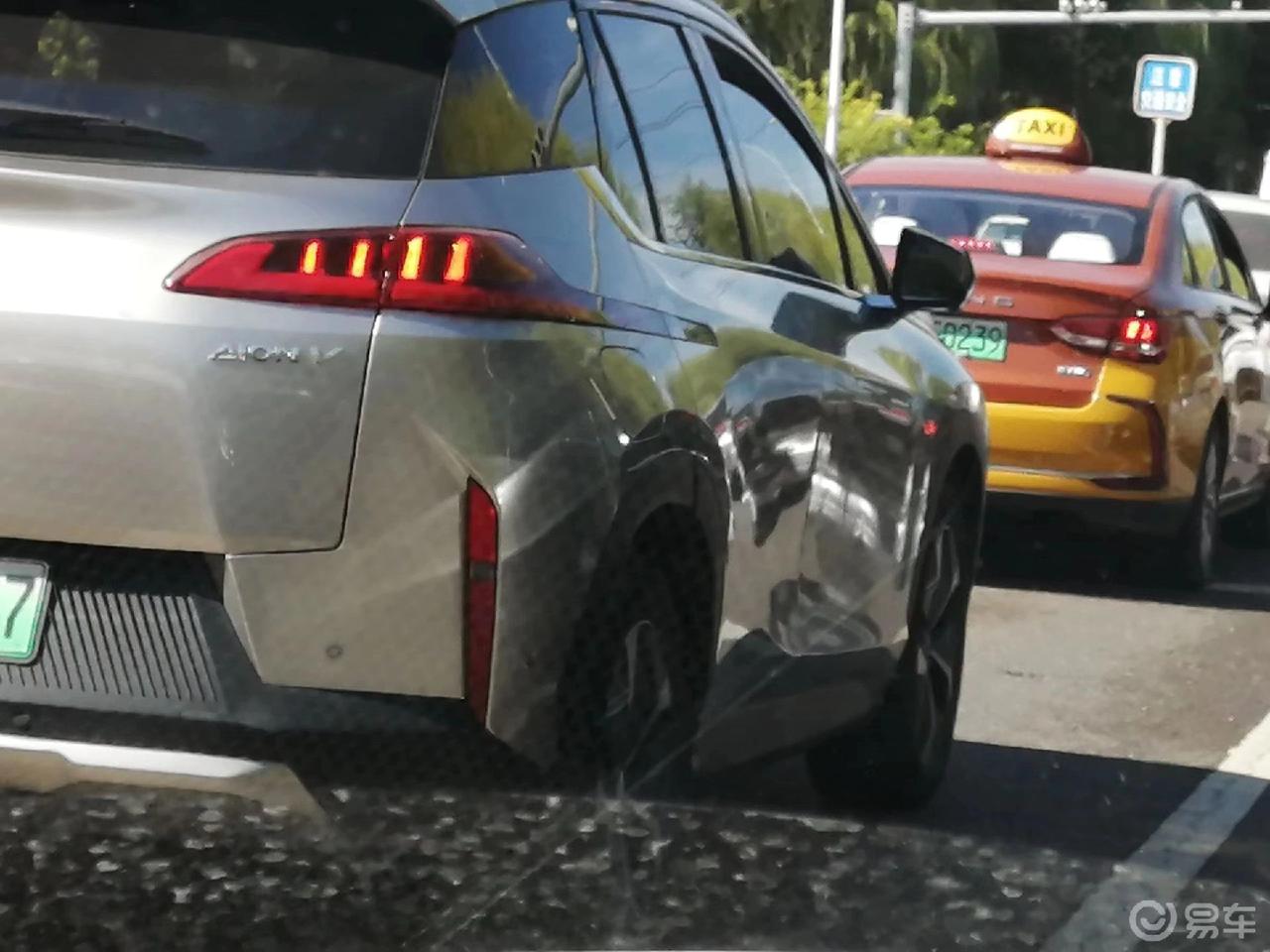 比亚迪垄断了技术，埃安垄断了市场。之前有新闻不是老是吃比亚迪的车电池技术多牛，电