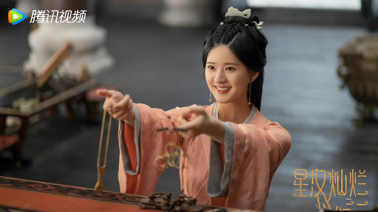 中国自古以来都是礼仪之邦，但是古人的礼仪是什么呢？近日，古装剧《星汉灿烂》热播，