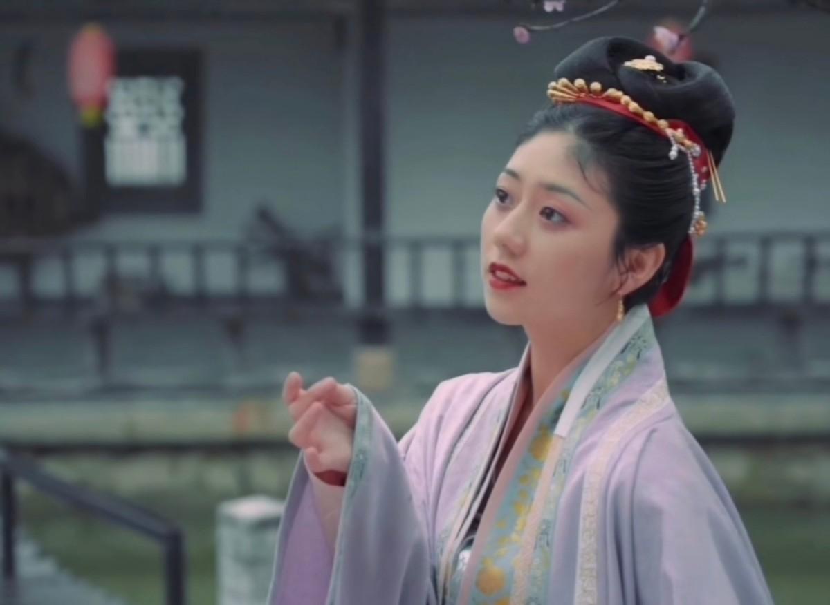 李清照为了和张汝舟离婚、不惜自己入狱。张汝舟是李清照婚姻的污点，他给李清照带来了