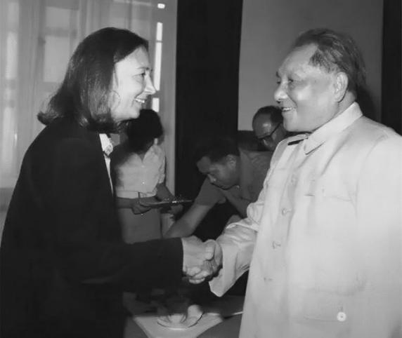 天安门上的毛主席画像会挂多久？早在1980年，邓公早给出了答案
相信每位去过天安