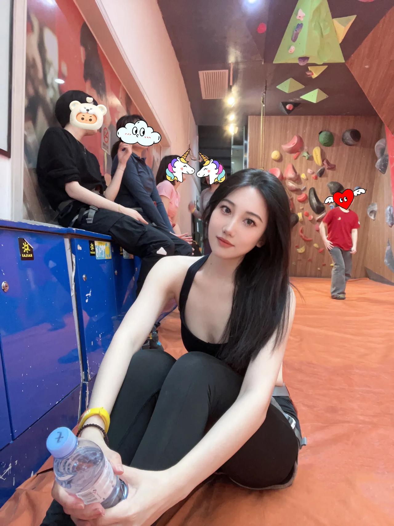 攀岩🧗真的是一项只要开始就会爱上的运动|||攀岩🧗你试过没？
想了很久很久的