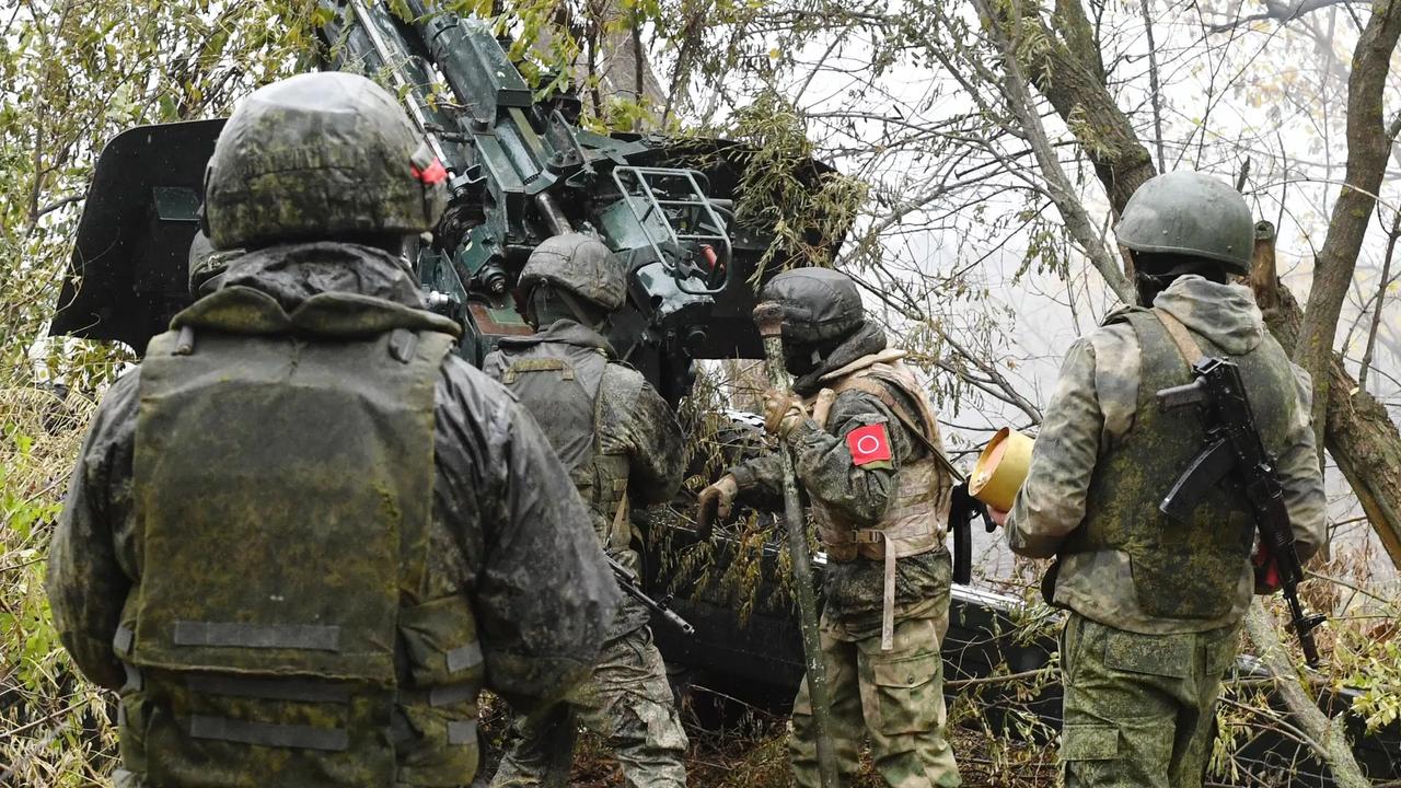 俄军摧毁2个美制反炮兵雷达和一支由近10人组成的乌军小组。 俄罗斯武装力量“南部
