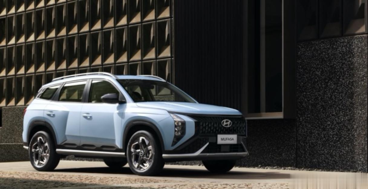 近日，现代官方发布了MUFASA的官图。新车定位紧凑型SUV，在外观上饱满圆润，