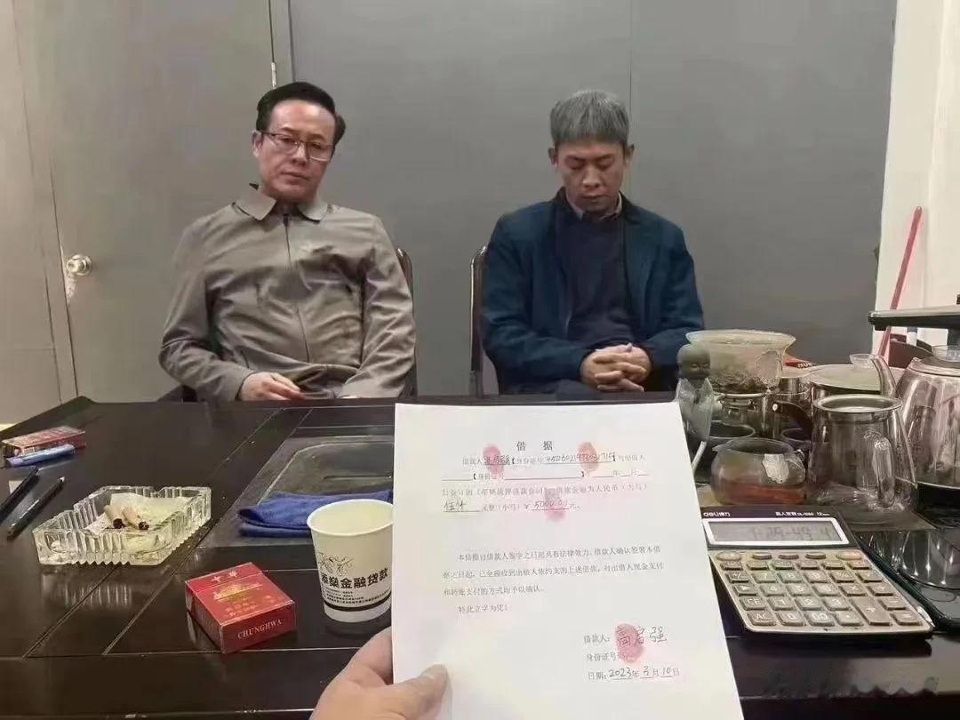因为我用头条，被别人嘲笑我是老年人[我想静静]那小兄弟说：“我爸妈他们才玩头条，