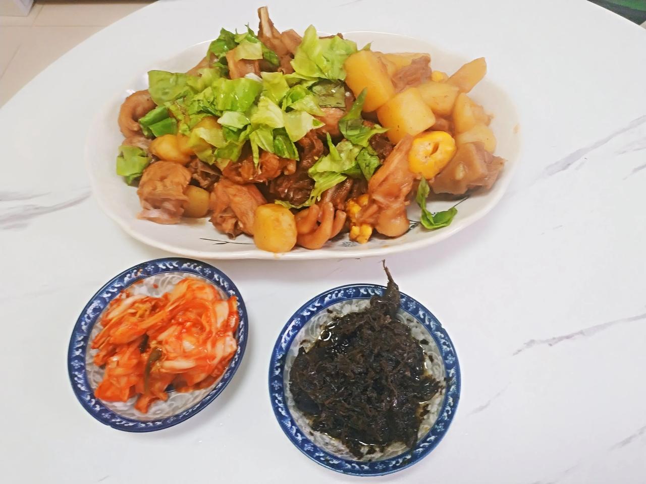 现在这当家长的容易吗？[捂脸][捂脸][捂脸]

快放假了，上午给在家上课的娃做