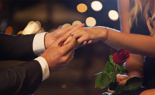 分手后的男女博弈：男人分手后在想什么？相对女人来说，男人更加沉得住气，他们的反射