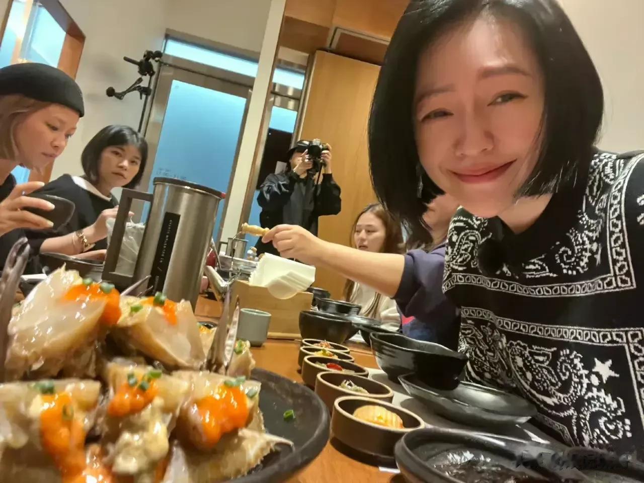 大S和韩国欧巴具俊晔感情非常好，小S对这个韩国欧巴姐夫也是非常认可的，看到小S为
