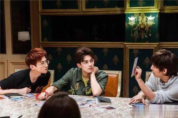 在中国，有许多有趣的综艺节目在中国非常受欢迎。近日，芒果TV推出的自制明星推理真