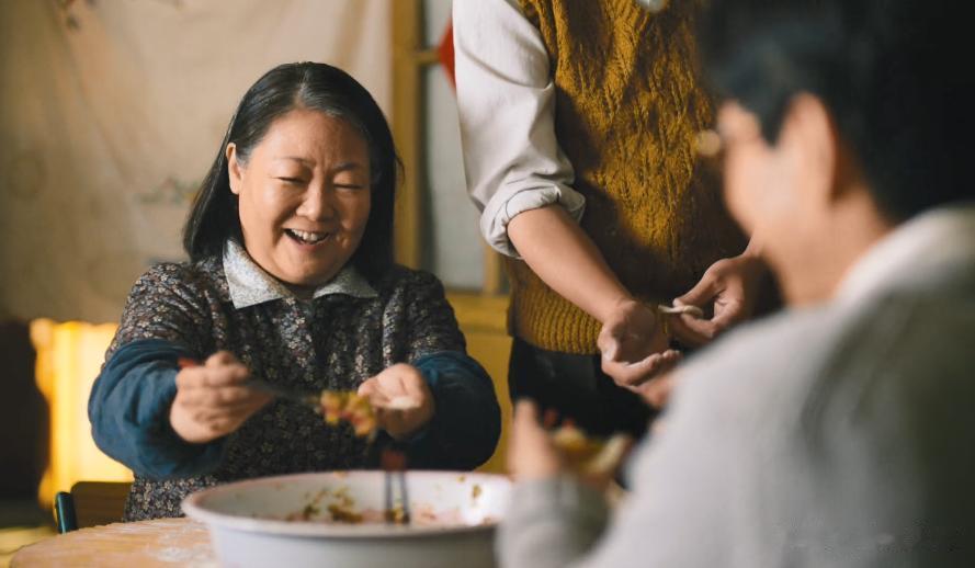 想不明白：现实生活中很多刁蛮霸道的女人，一辈子也没离过婚[流泪]反而是性格很温柔