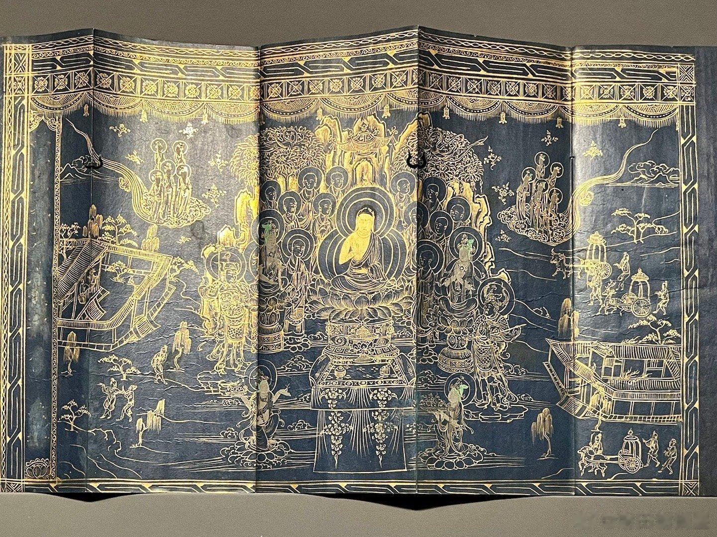 上海图书馆的精品展览。去年10月，上图东馆开幕，展出了馆藏的众多珍宝。现在过去五