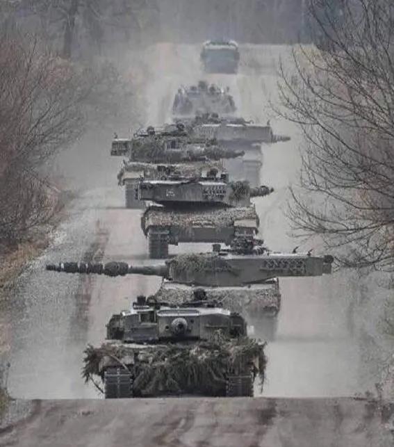 2023年俄乌这是要进行装甲大