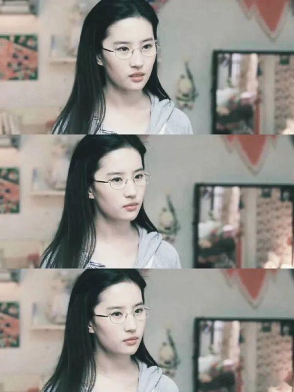 女明星素颜也很美？刘亦菲没变化