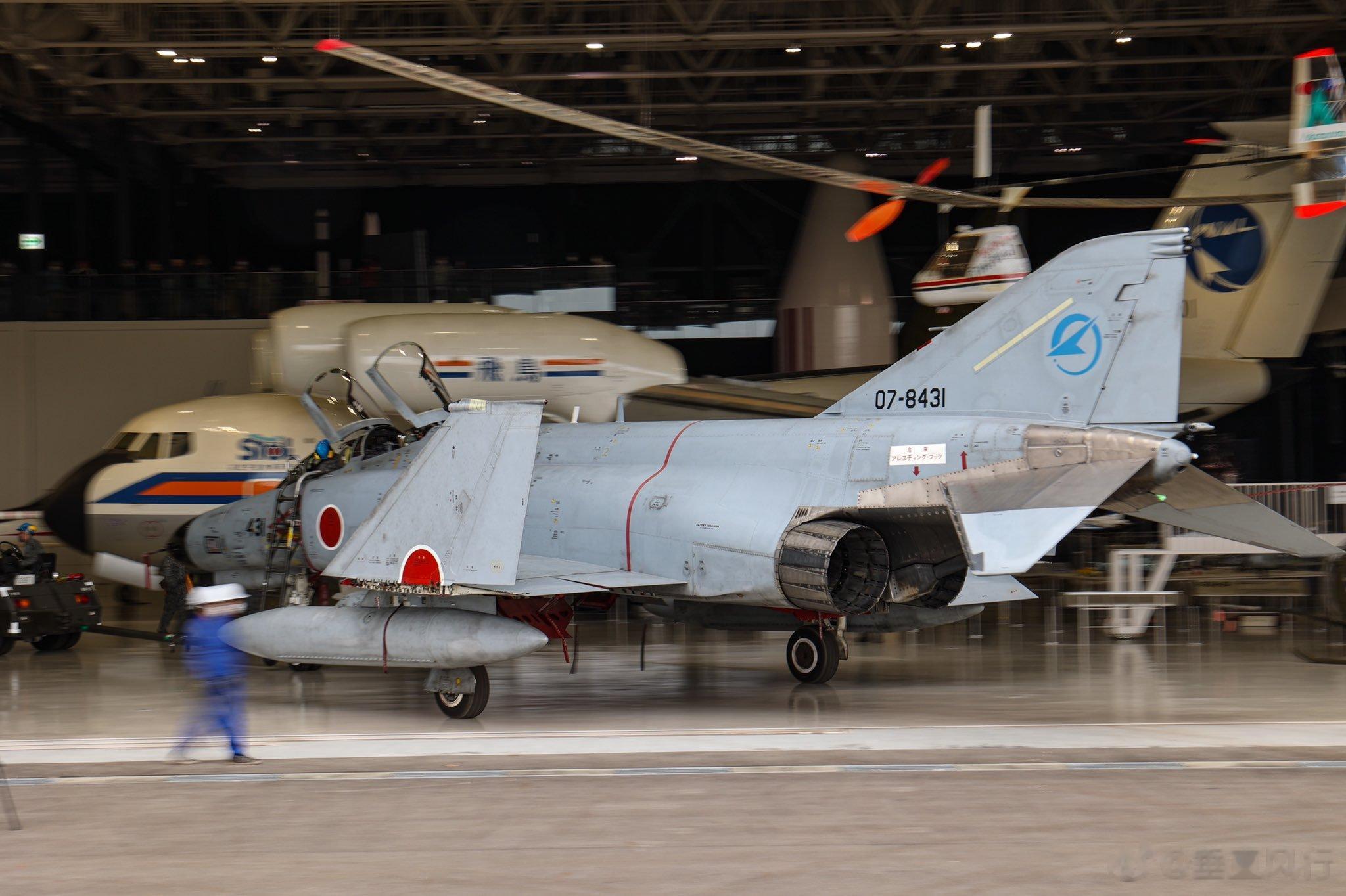 F-4EJ 431 号机今天收进各务原航空航天博物馆了，第一张摄影师居然还用慢门