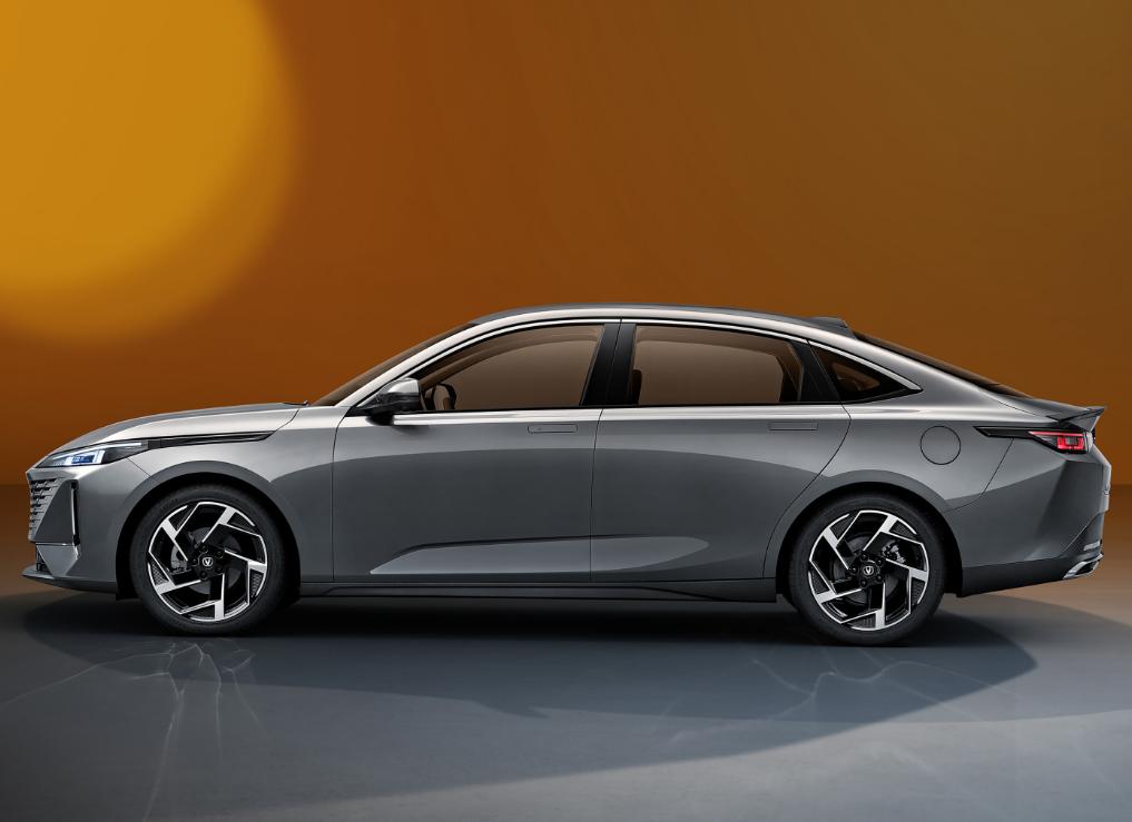 这个价格，妥妥的。

逸达开启预售，8.99万-11.09万，共三款车型。搭载的