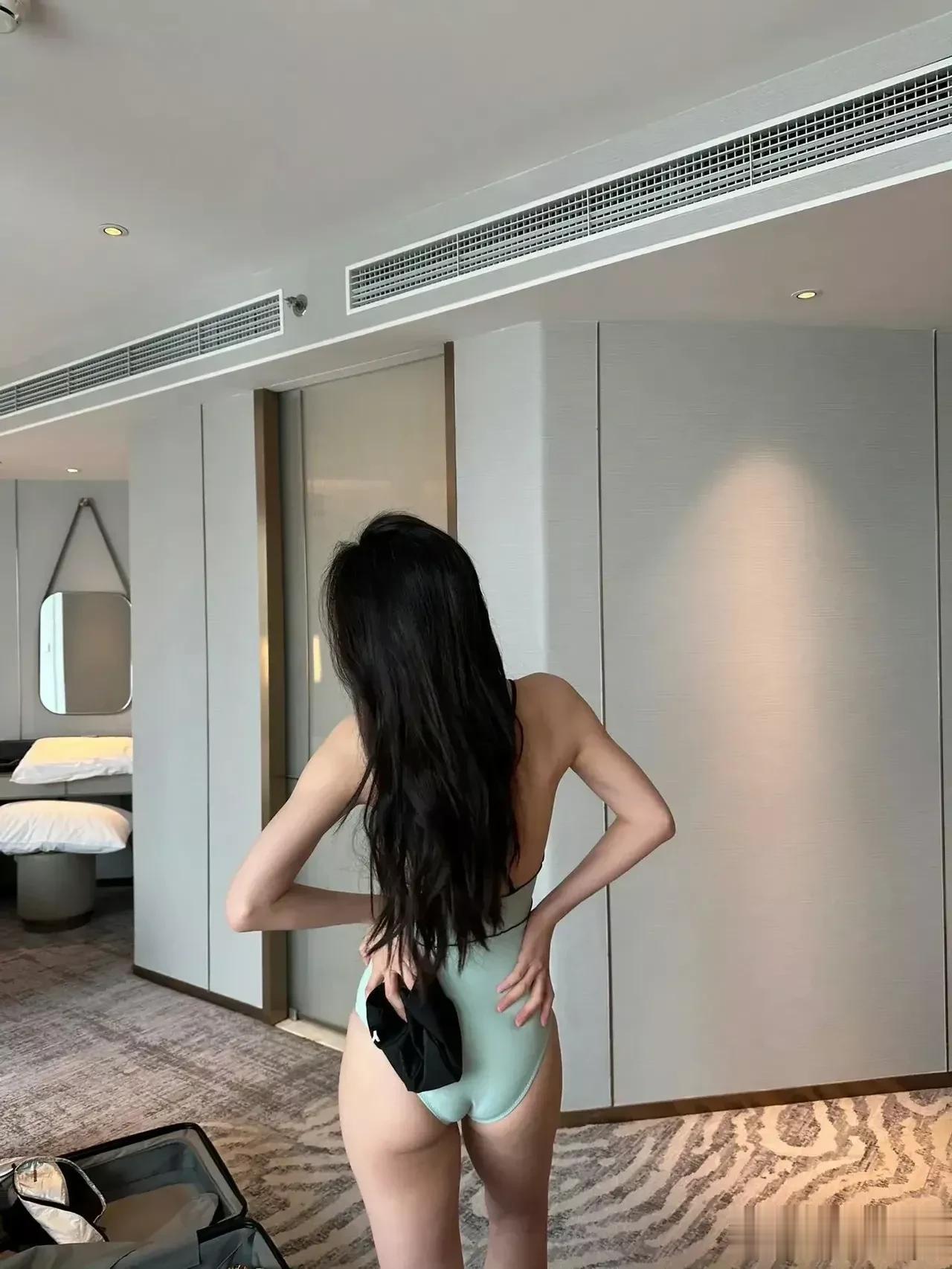 李梦是娱乐圈女星里最漂亮的，此李梦非女篮巨星“李梦”，她可是女明星里身材最为性感
