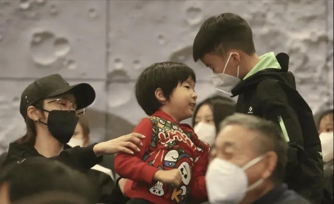 从《战狼2》、《流浪地球》再到现在的流浪地球第2部，吴京近几年主演的电影票房几乎