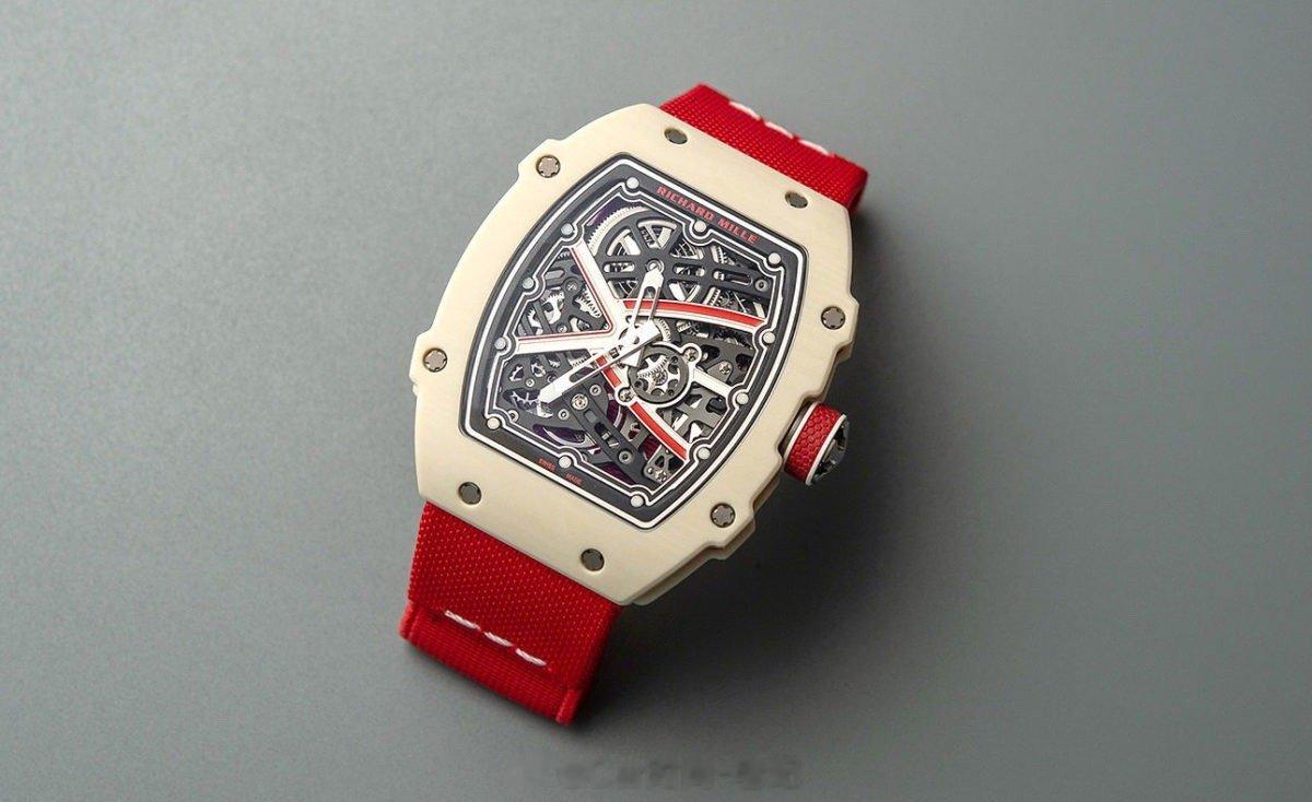 去年勒克莱尔被抢的定制款Richard Mille RM 67-01价值约200
