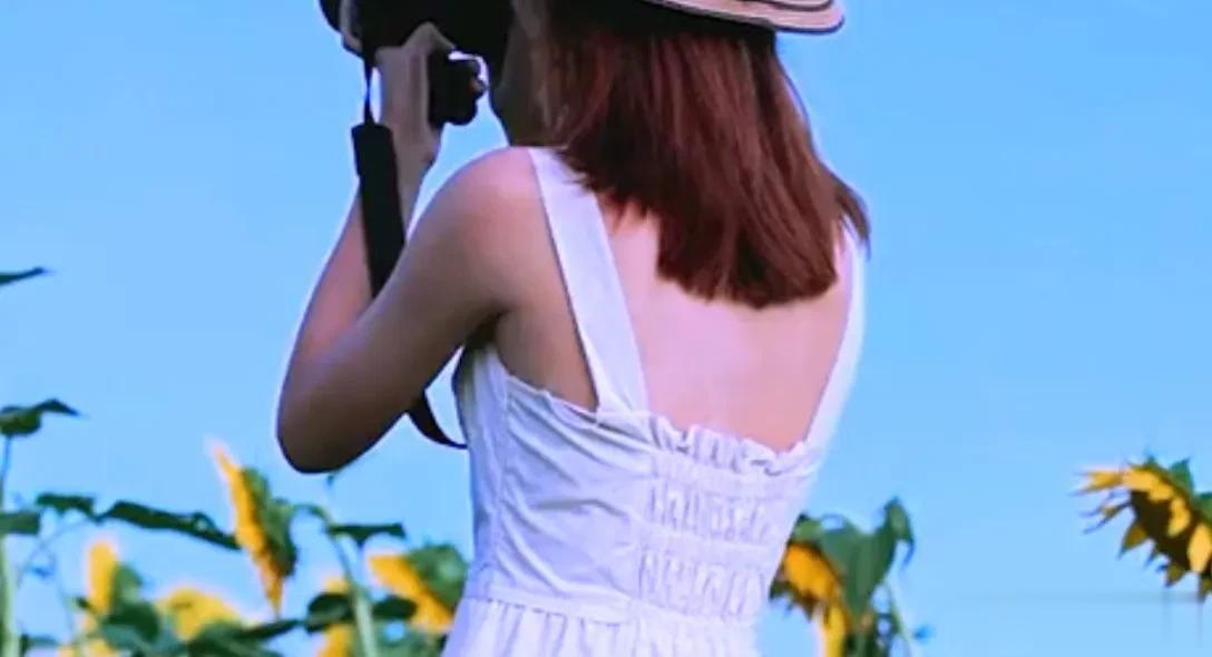 

因为他们看透了周边人的丑恶的嘴脸，不愿再与之交往。

或者说，他们在人生的道