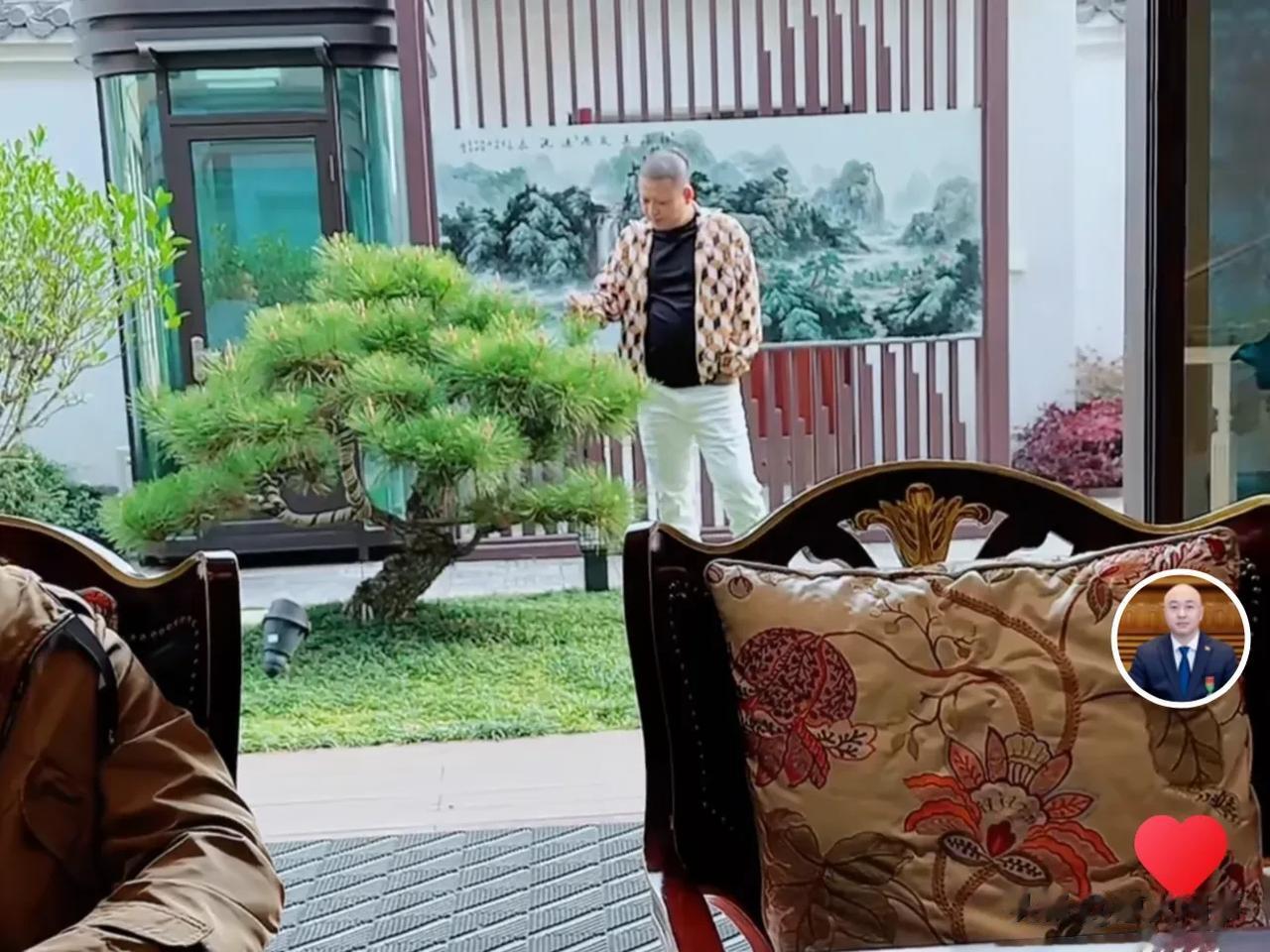 出大事了！天津李四和刘二狗都停播了！

兄弟干仗，大哥东方阿保生气把他俩叫去武汉