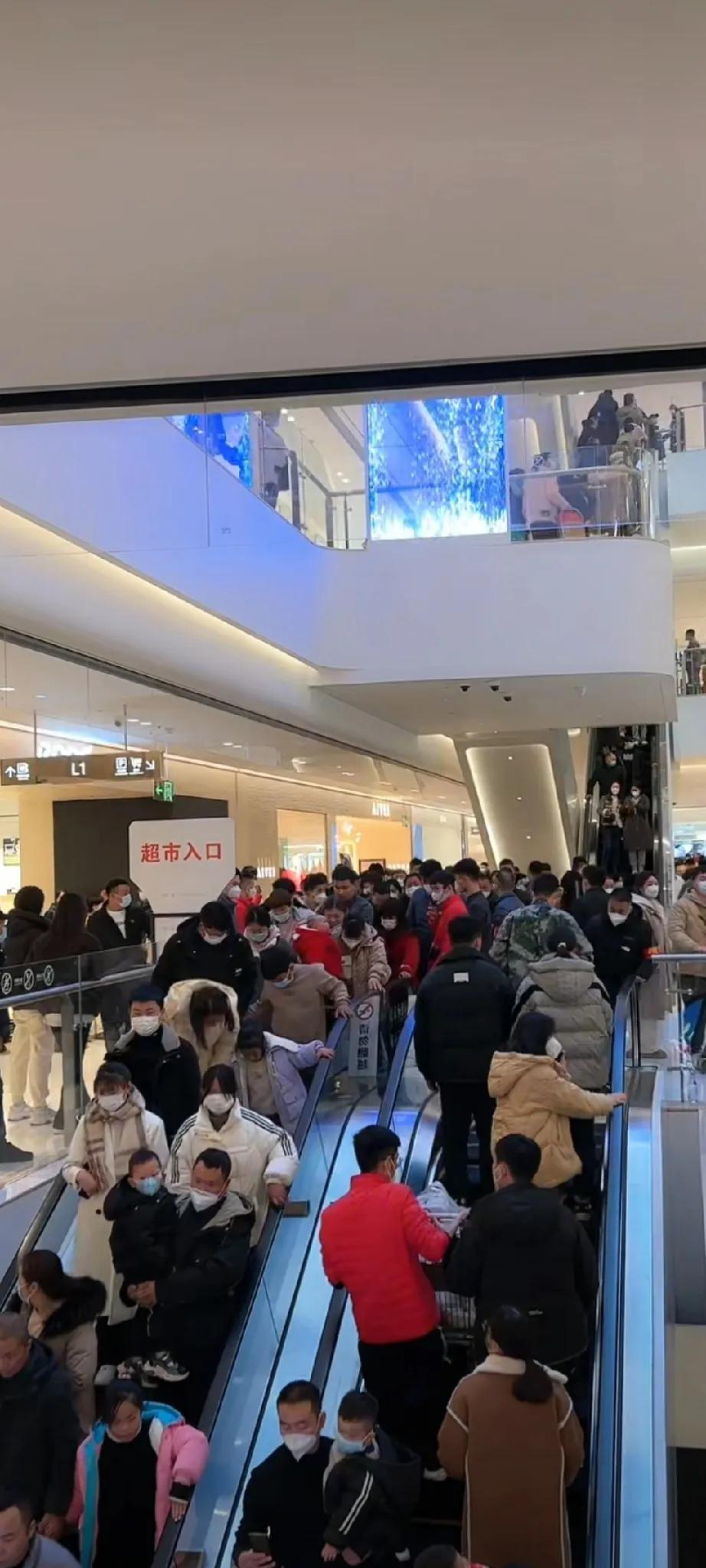 都说男女平等，为什么儿子和女儿谈恋爱，父亲的感受不一样呢？

儿子谈恋爱有女朋友