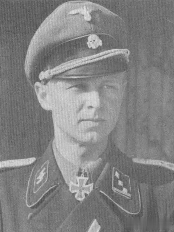 在二战期间，德国武装党卫军“维京”师共有58位骑士铁十字勋章获得者，其中13位隶