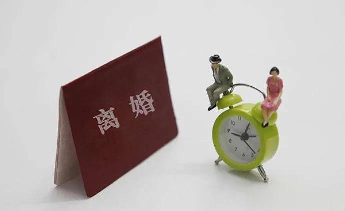 最新规定离婚要有一个月冷静期，有人要求禁止单身女性冻卵。看来以后单身女性的日子越