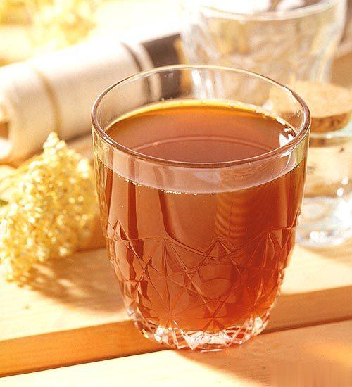 凤衣冬蜜饮   材料：凤凰衣（即鸡蛋膜）6克，天冬12克，蜂蜜1匙做法：材料置于