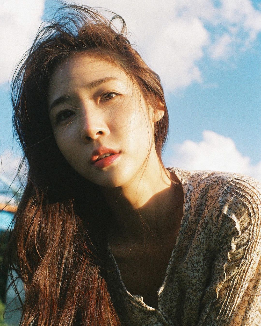 你的笑是我最大的奢望#少女写真#  #情绪Leo# #清纯御姐#,#美妆搭配# 