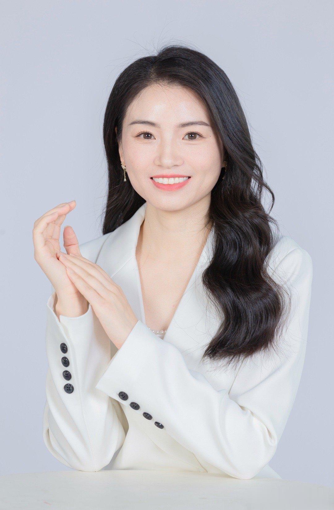  女孩子正确的生活方式：清醒时做事，糊涂时读书，大怒时睡觉，独处时思考，做一个幸