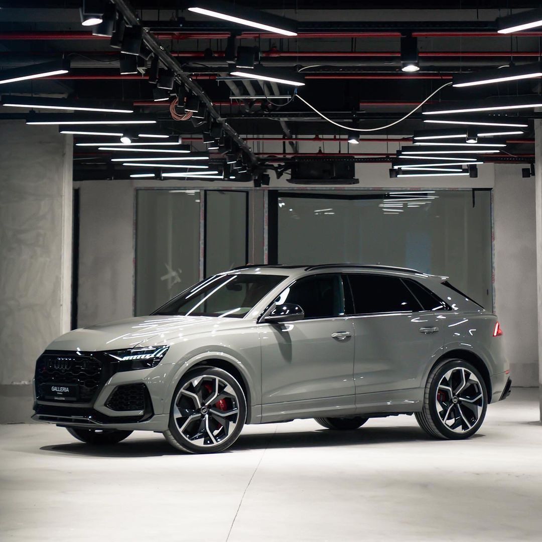 ••• AUDI 💨 RSQ8 •••#奥迪RSQ8##car时尚##豪车超跑