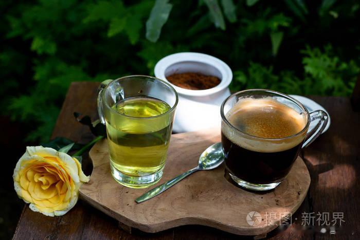 #食养中原[超话]#每天喝>6杯茶或咖啡，痛风风险最多可降低40%！近期发表在R