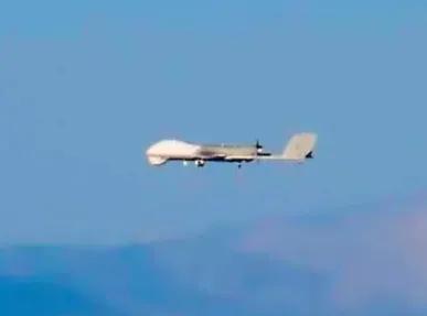 解放军军机军舰除夕在台海加班值勤，只为台湾同胞能够安心吃个年夜饭！
除夕单天，但