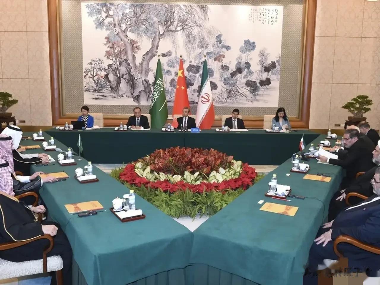 伊朗表态要帮中国俄罗斯终结美国霸权，引起外界高度关注，伊最高领袖军事顾问萨法维：