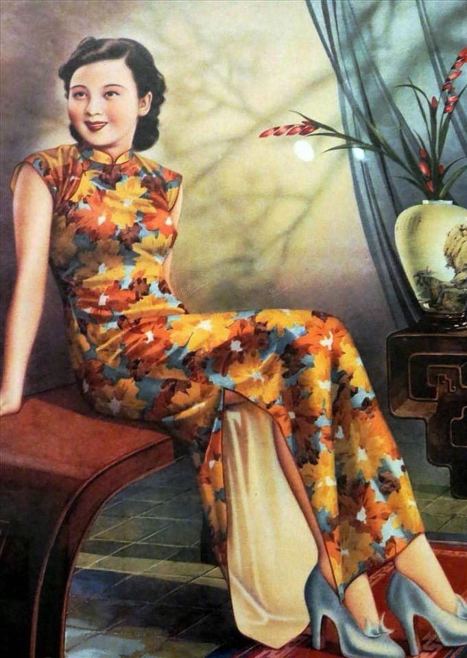 #沪上阿姨外包装旗袍图被质疑不雅# 这是从“行不动裙、笑不露齿”时代穿越过来的古