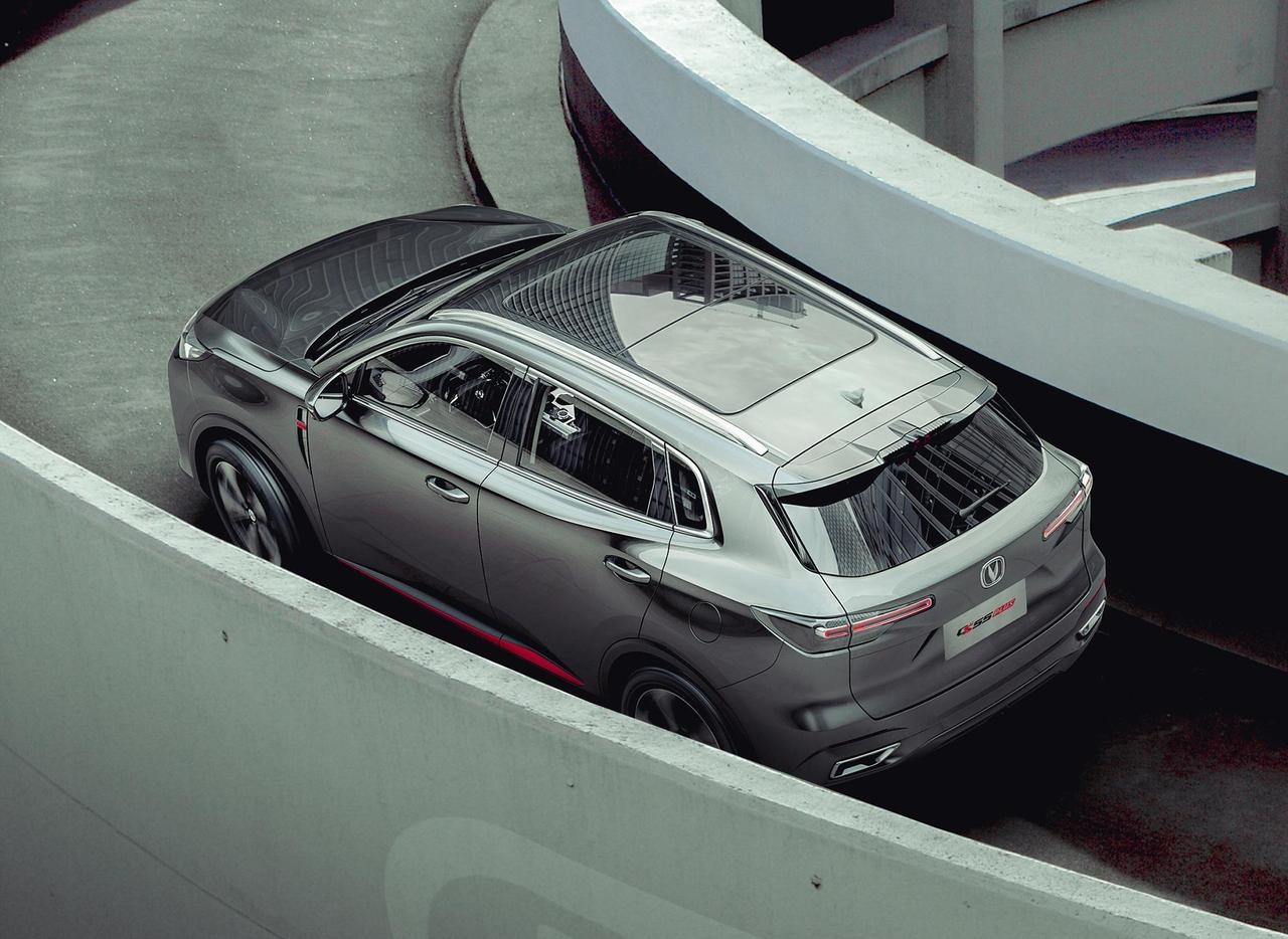 变道不打灯；不具备变道条件，强行变道。

让人反感的驾驶行为，概括来说，就是太自