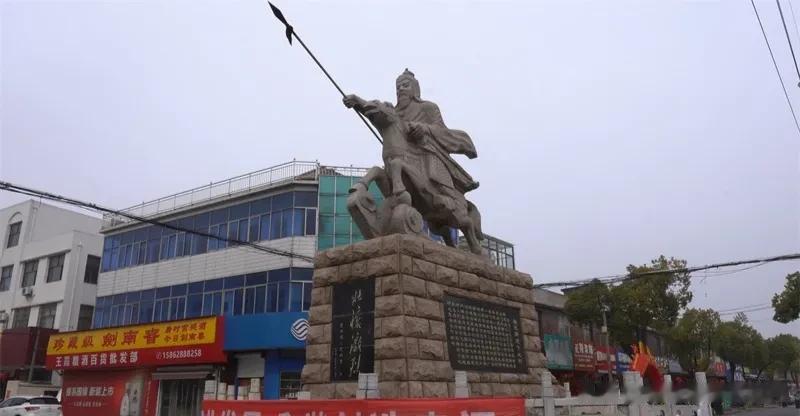 江都麾村，是岳飞抗金时在江都的大本营。史料记载，当时在嘶马、麾村、宗村等地都驻扎