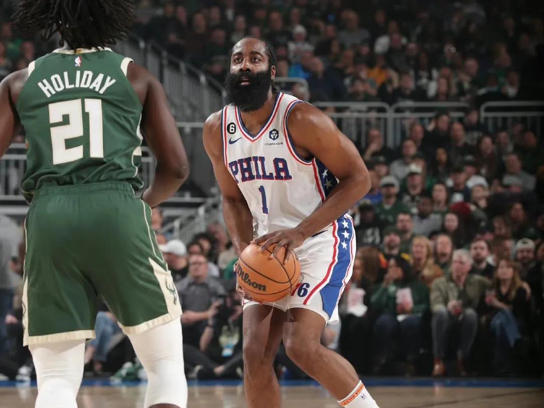 哈登重回火箭登 38分助76人18分大逆转

NBA常规赛，76人终结雄鹿的16