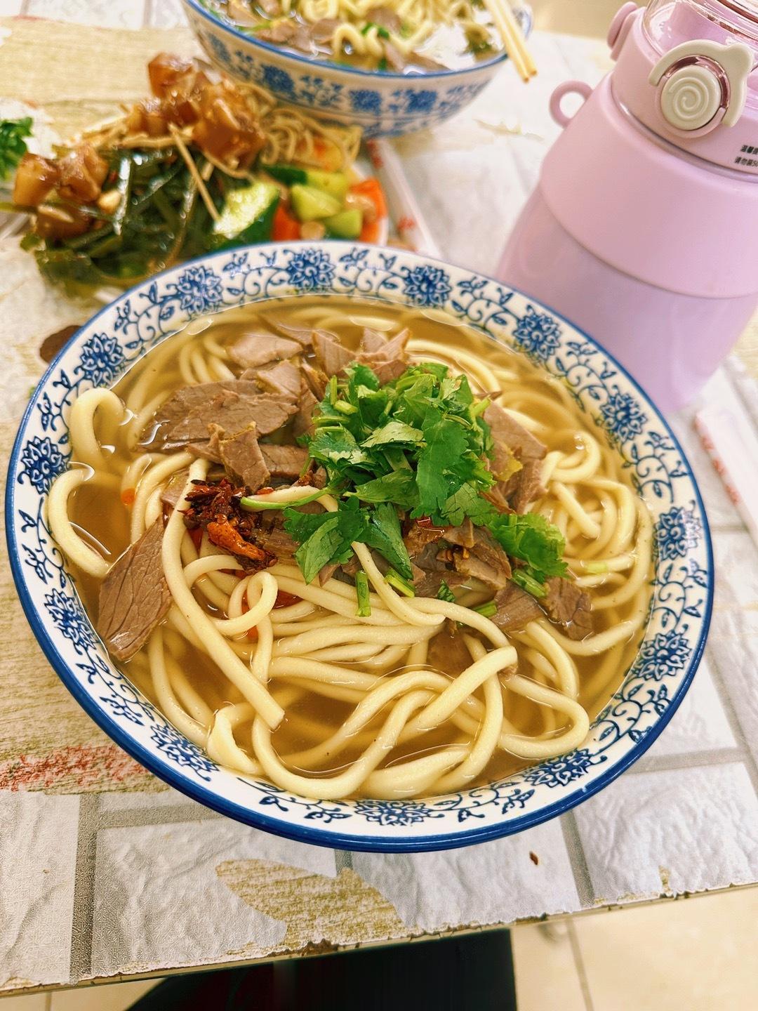 <p>能吃辣的来试试 两勺辣椒
