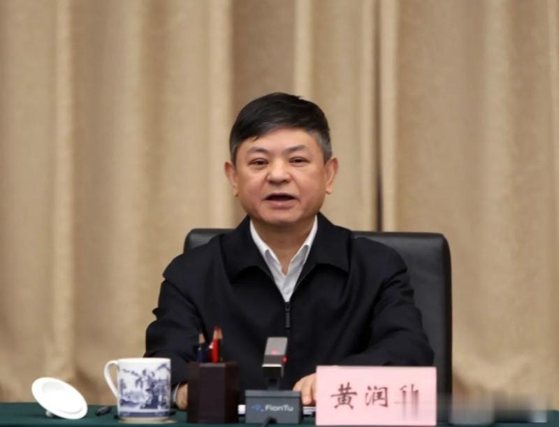 刚吐槽完河南的工业污染，生态环境部黄润秋部长就亲自暗访去了。
为官方的积极响应点