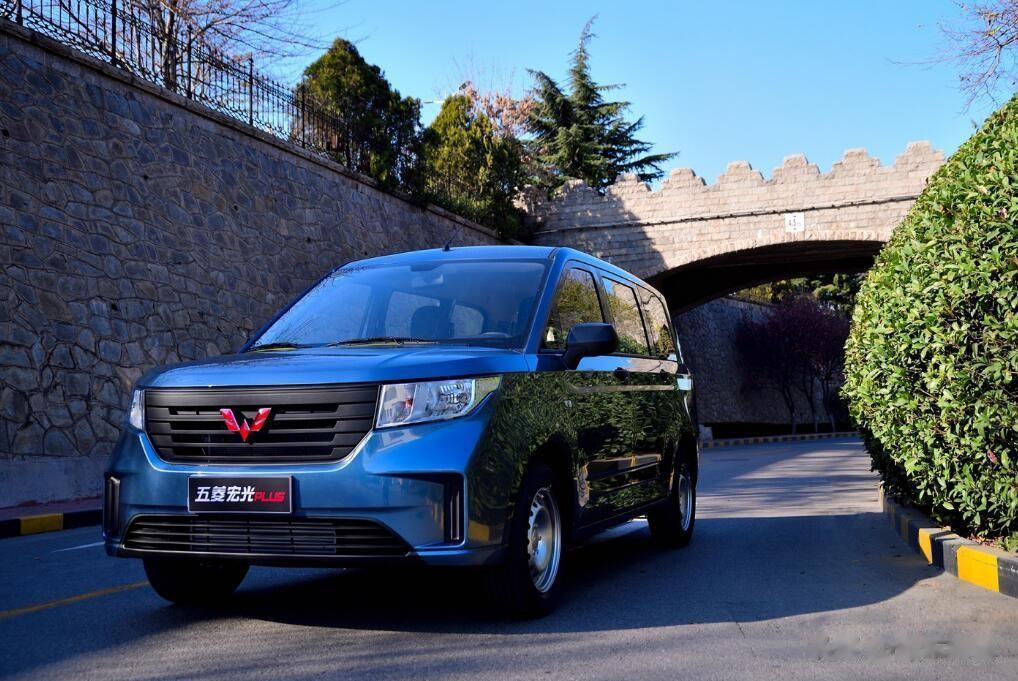 13933辆！五菱宏光再次夺冠！在乘联会出炉的2月MPV销量排行榜上，销量破万的