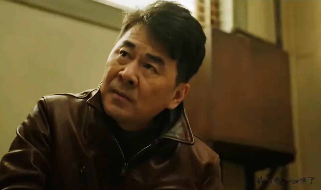 《尘封十三载》来了。
又是一部带有年代感的刑侦悬疑剧，时间跨度从1997年到20