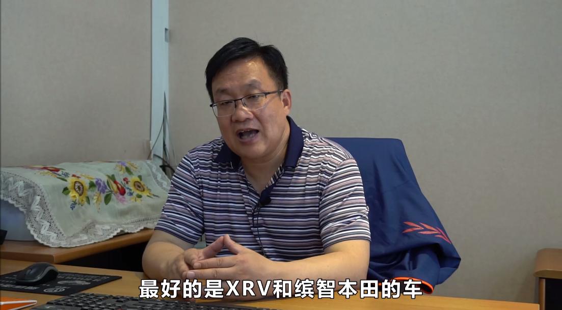 胡老师好，我想买一辆15万以下的SUV，估计得用6-8年，看中了逍客豪华版，值不