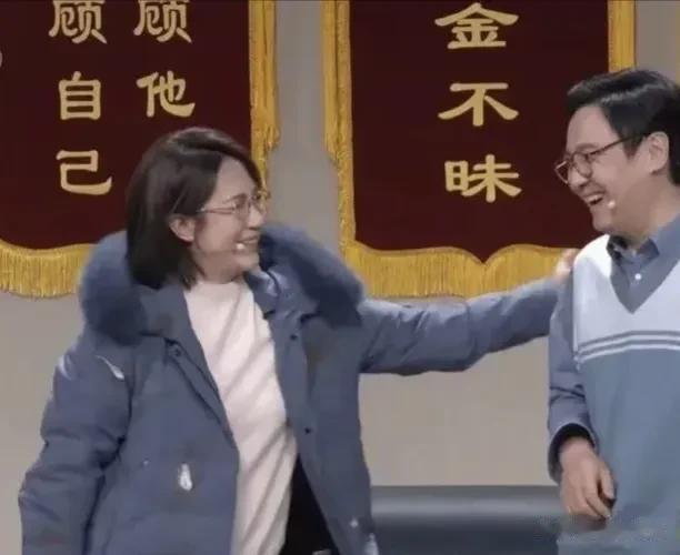 赵本山和沈腾他们讽刺来讽刺去也只是停留在乡长、主任的层面上，乡长、主任怎么你们了