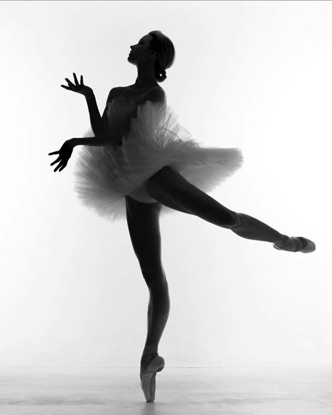 任何时刻，你都可以选择自己的打开方式，优雅或粗俗、喜悦或痛苦，在人生的岔路口上，