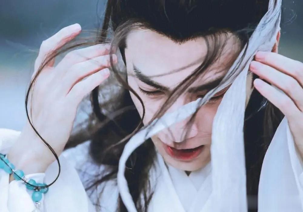 《长月烬明》里有三位香蜜的演员，穗禾成了润玉的护法，何中华演的盛王要杀澹台烬，这