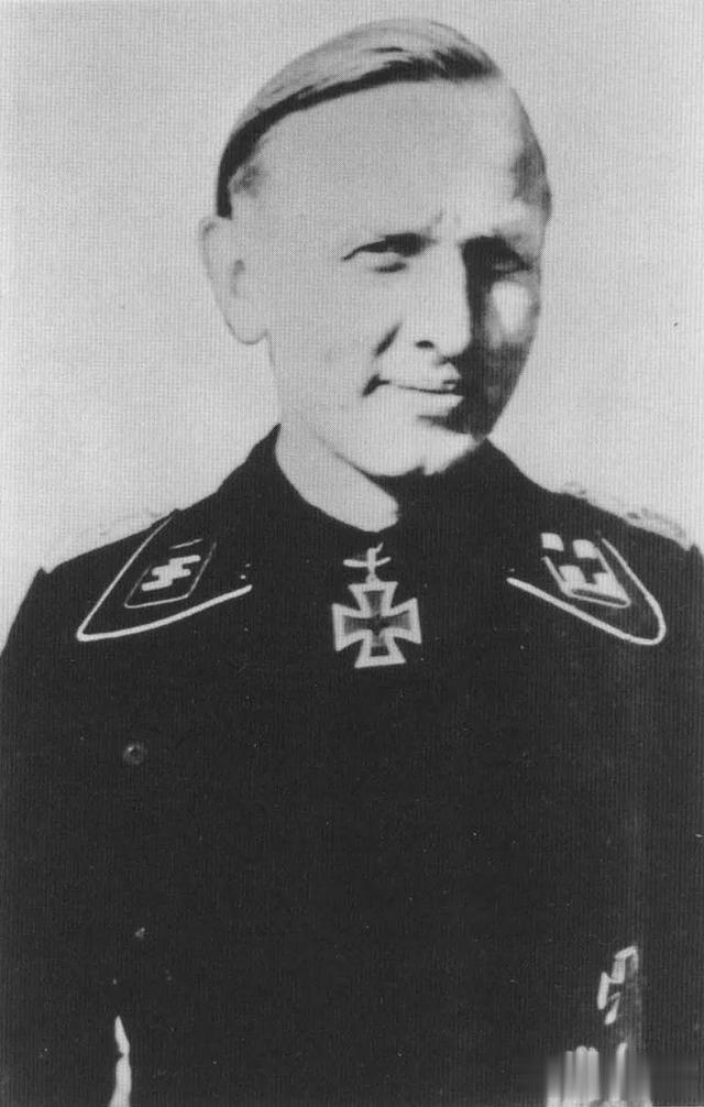 在二战期间，德国武装党卫军“维京”师共有58位骑士铁十字勋章获得者，其中13位隶