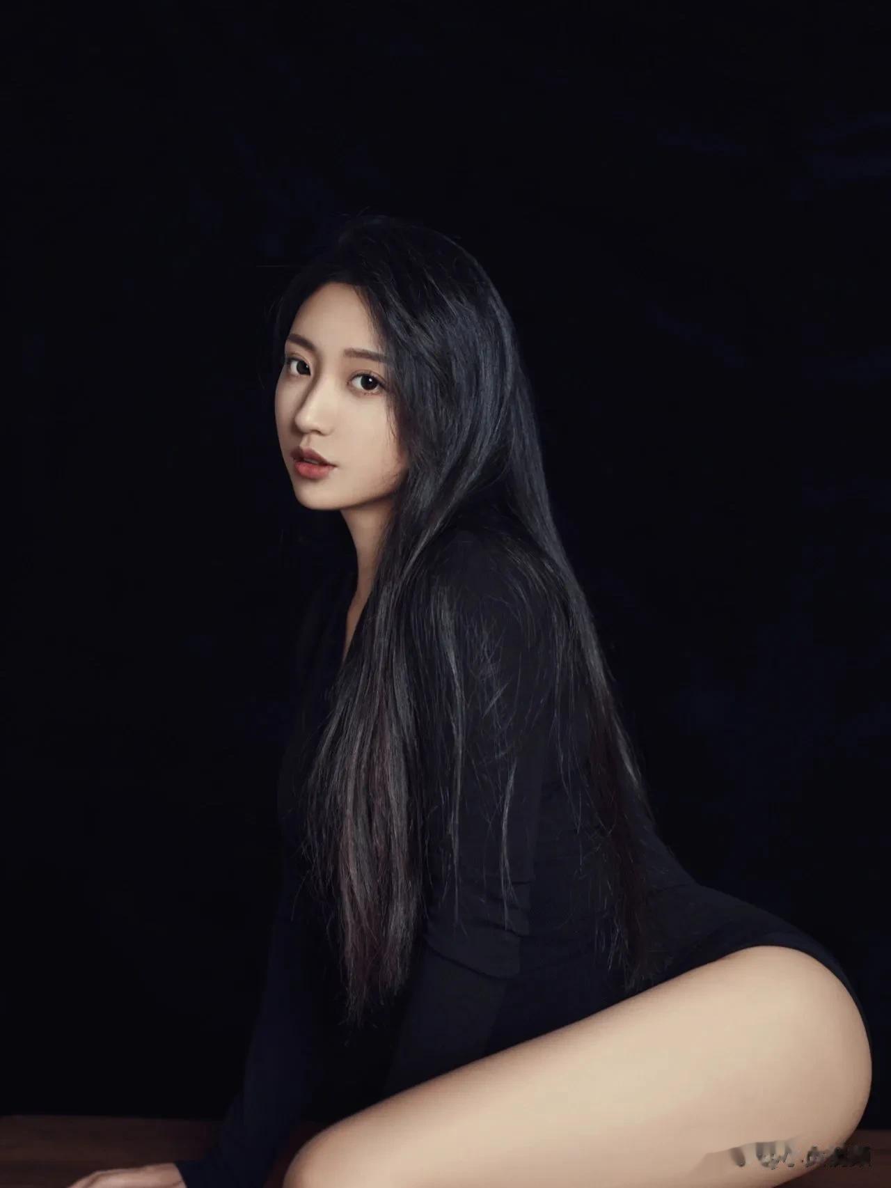 黑色头像，纯欲且迷人 