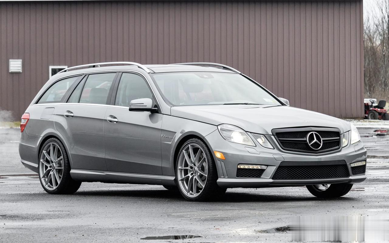 2013梅赛德斯-奔驰 E63 AMG Wagon